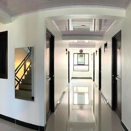 Srondolwetan Kusuma Raya Guest House מראה חיצוני תמונה